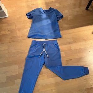 Figs scrub set - size small